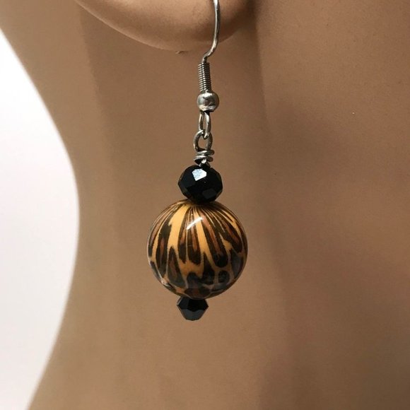 Animal Print Light Weight Dangle Earrings Stainles - Picture 2 of 8